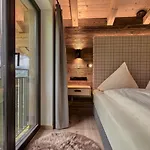 - The Peak Domek alpejski