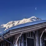 - The Peak Domek alpejski